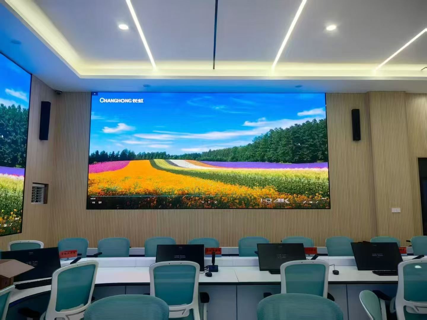 p1-25-cob-led-video-wall-for-control-room